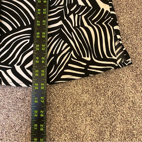 Michael Kors Women's Long Sleeves Blouse Black White Button Up Size S - NWT $110 - Picture 9 of 13